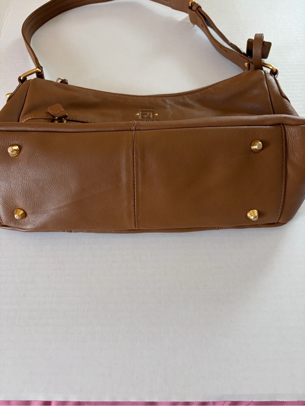 Stone Mountain Accessories Tan Brown Leather Shoulder Bag with Gold Hardware - Picture 4 of 5